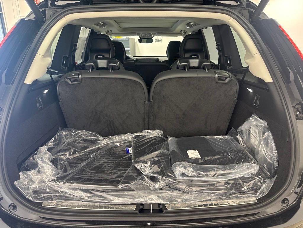 New 2026 Volvo XC90 B6 Plus w/ Protection Package AWD/4WD image 30