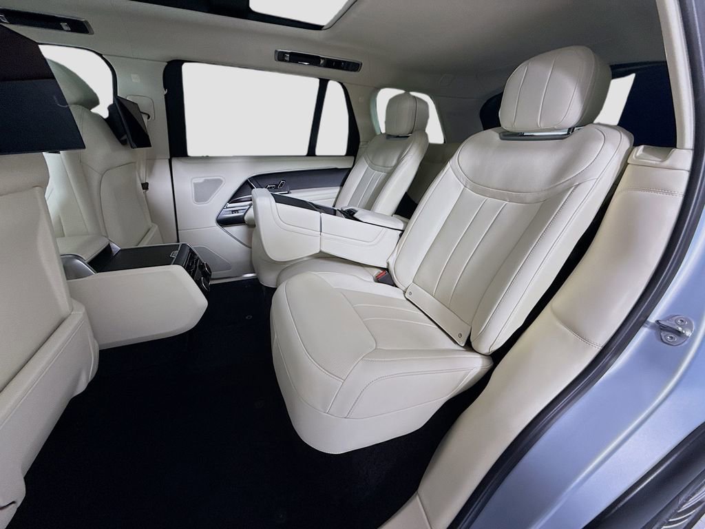 Used 2023 Land Rover Range Rover Long Wheelbase Autobiography image 22