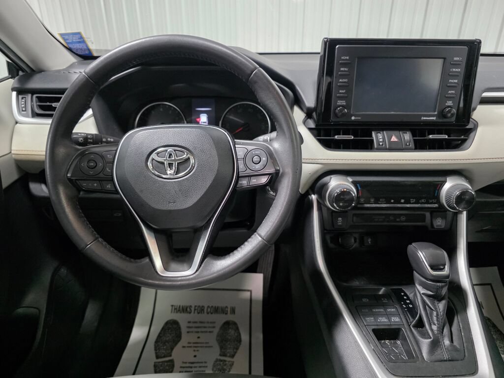 Used 2021 Toyota RAV4 XLE Premium AWD/4WD image 7
