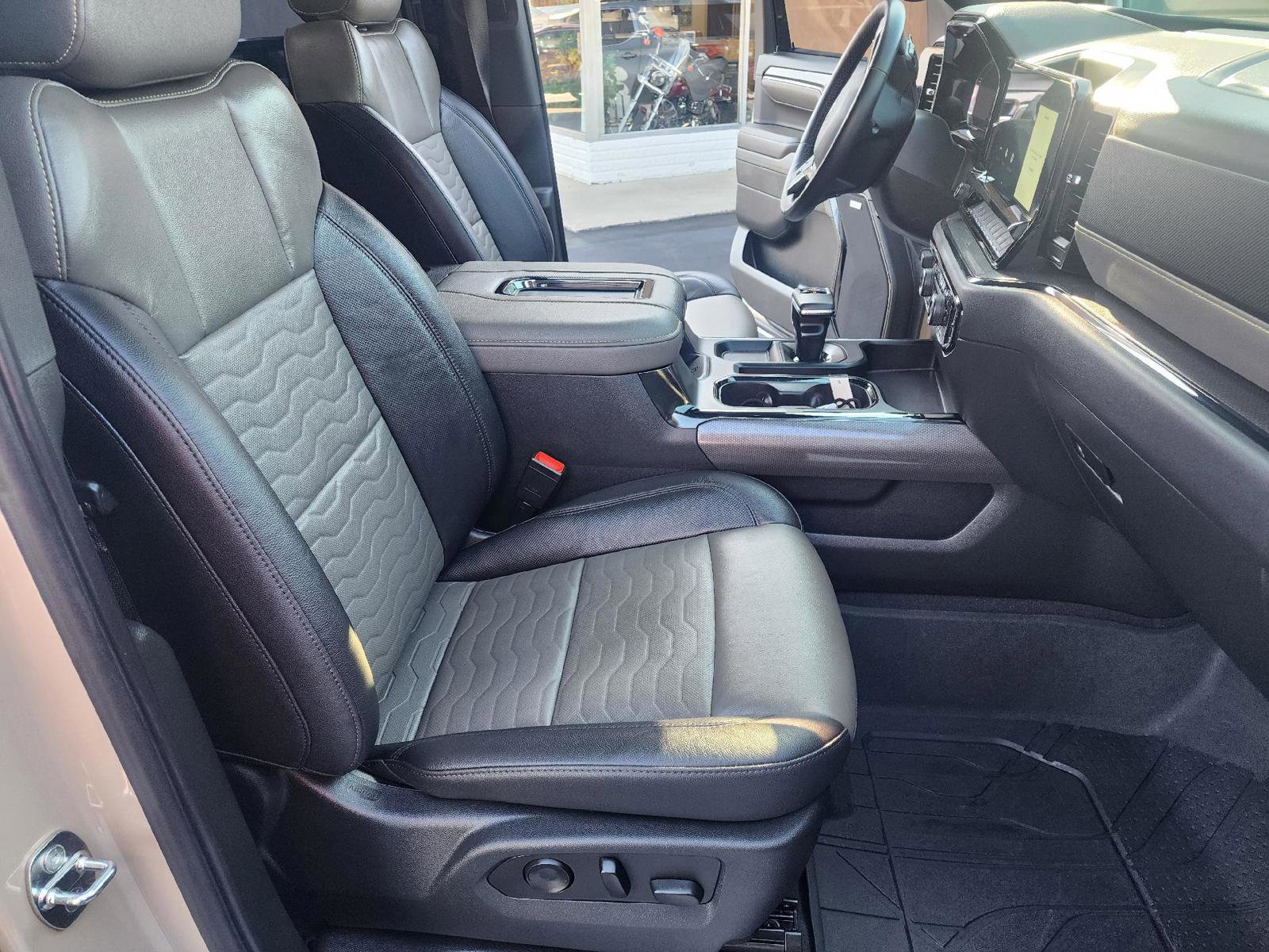 Used 2022 Chevrolet Silverado 1500 ZR2 image 12