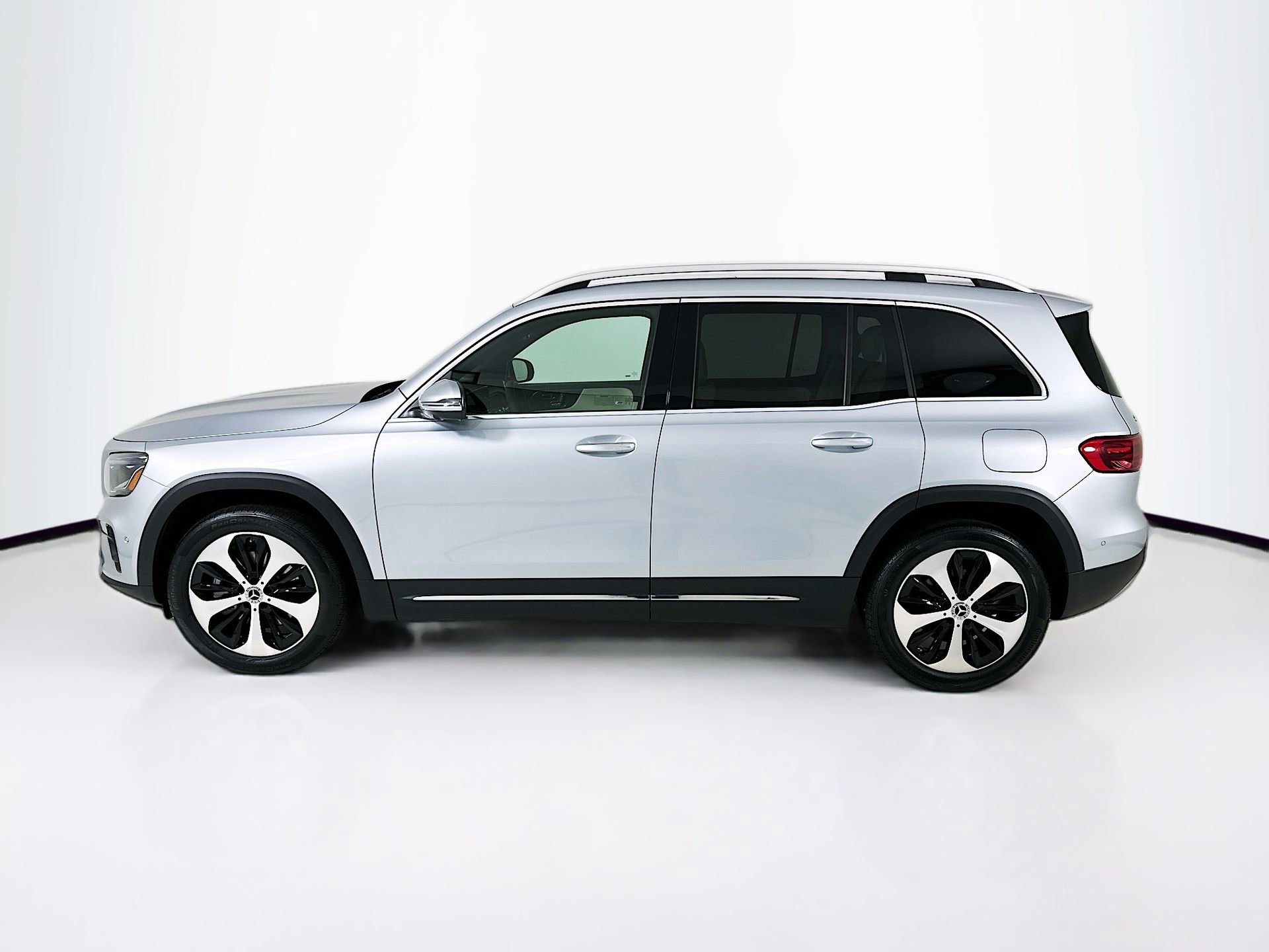 New 2026 Mercedes-Benz GLB 250 image 5