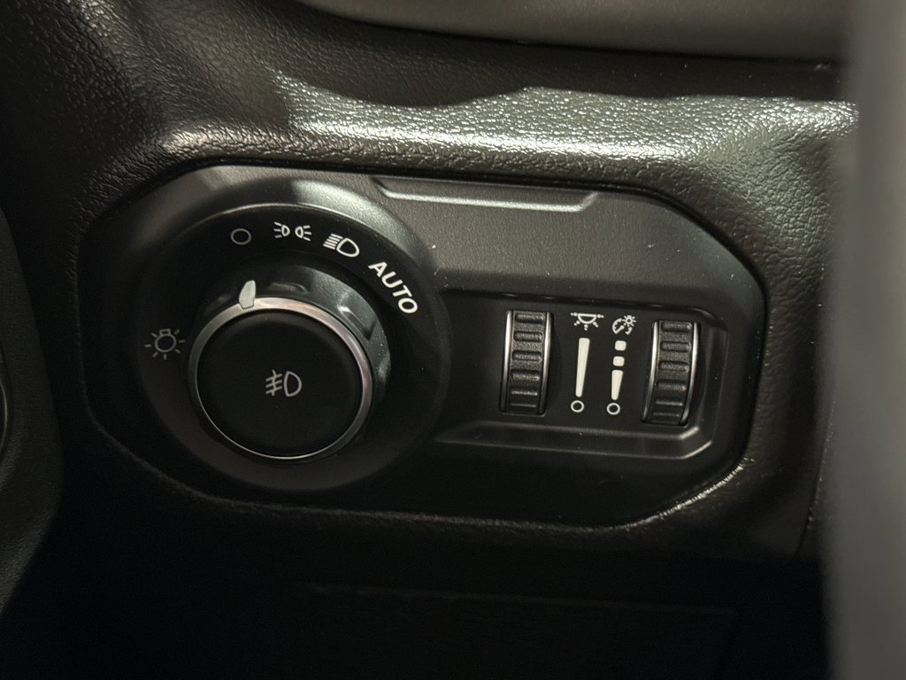 Used 2022 Jeep Wrangler Unlimited Sport image 33