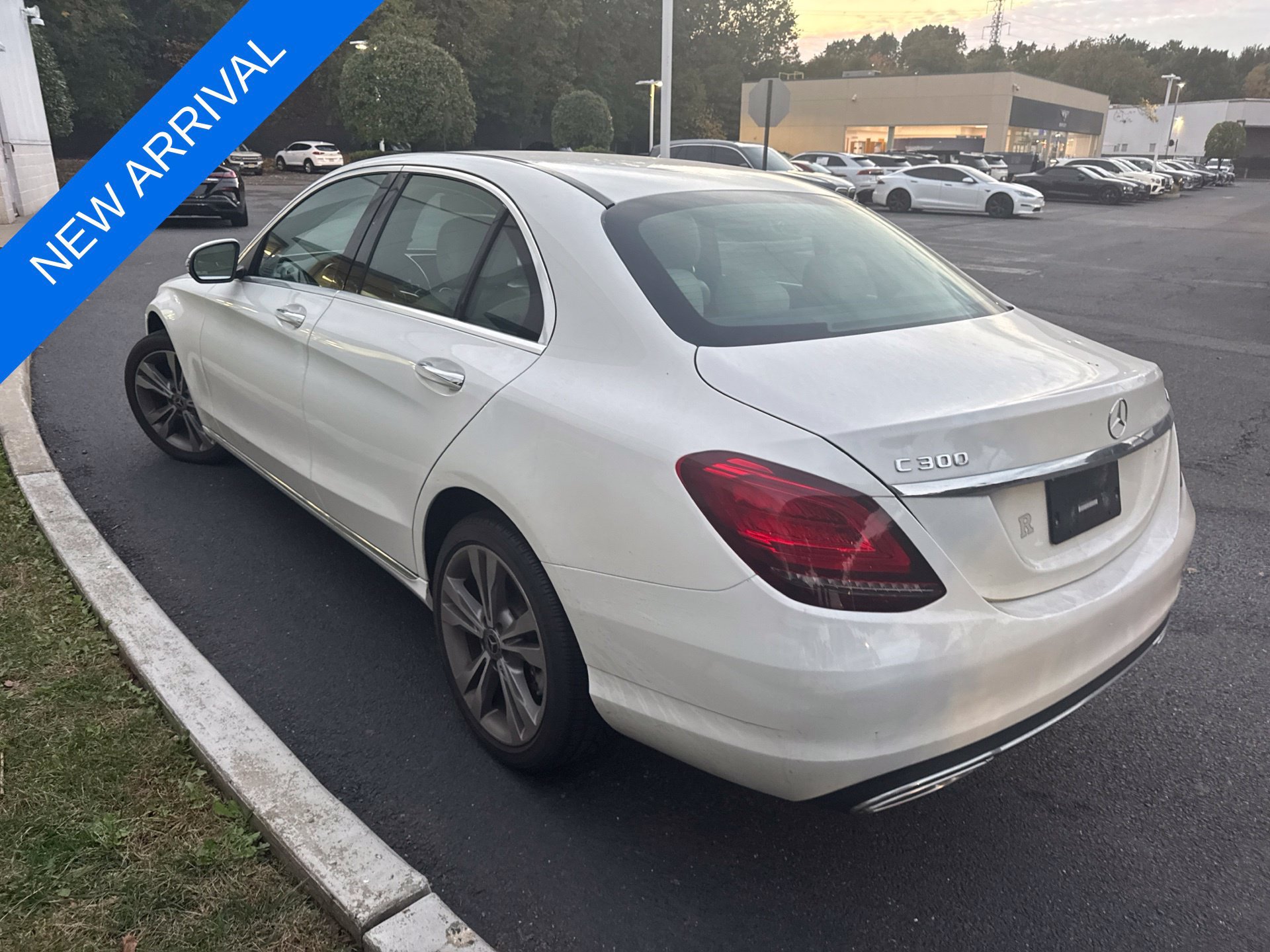 Used 2021 Mercedes-Benz C 300 4MATIC Sedan image 4