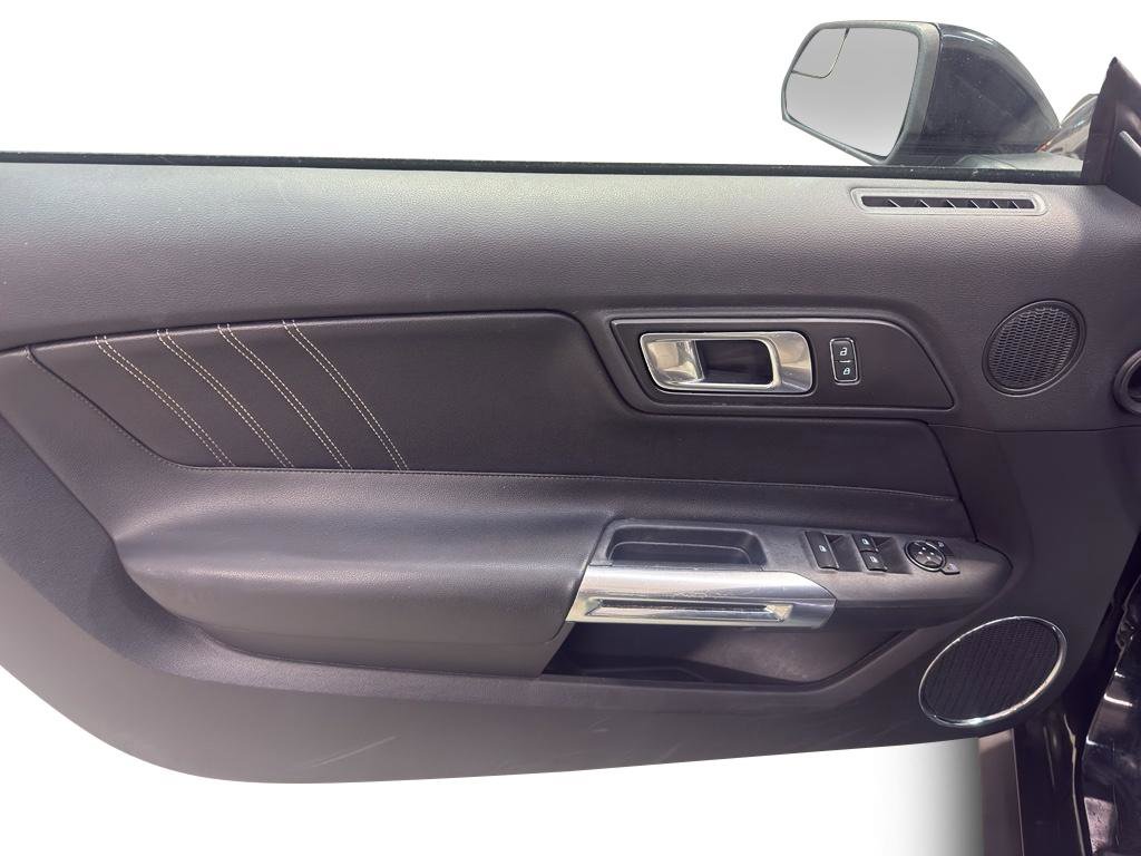 Used 2019 Ford Mustang Premium image 13