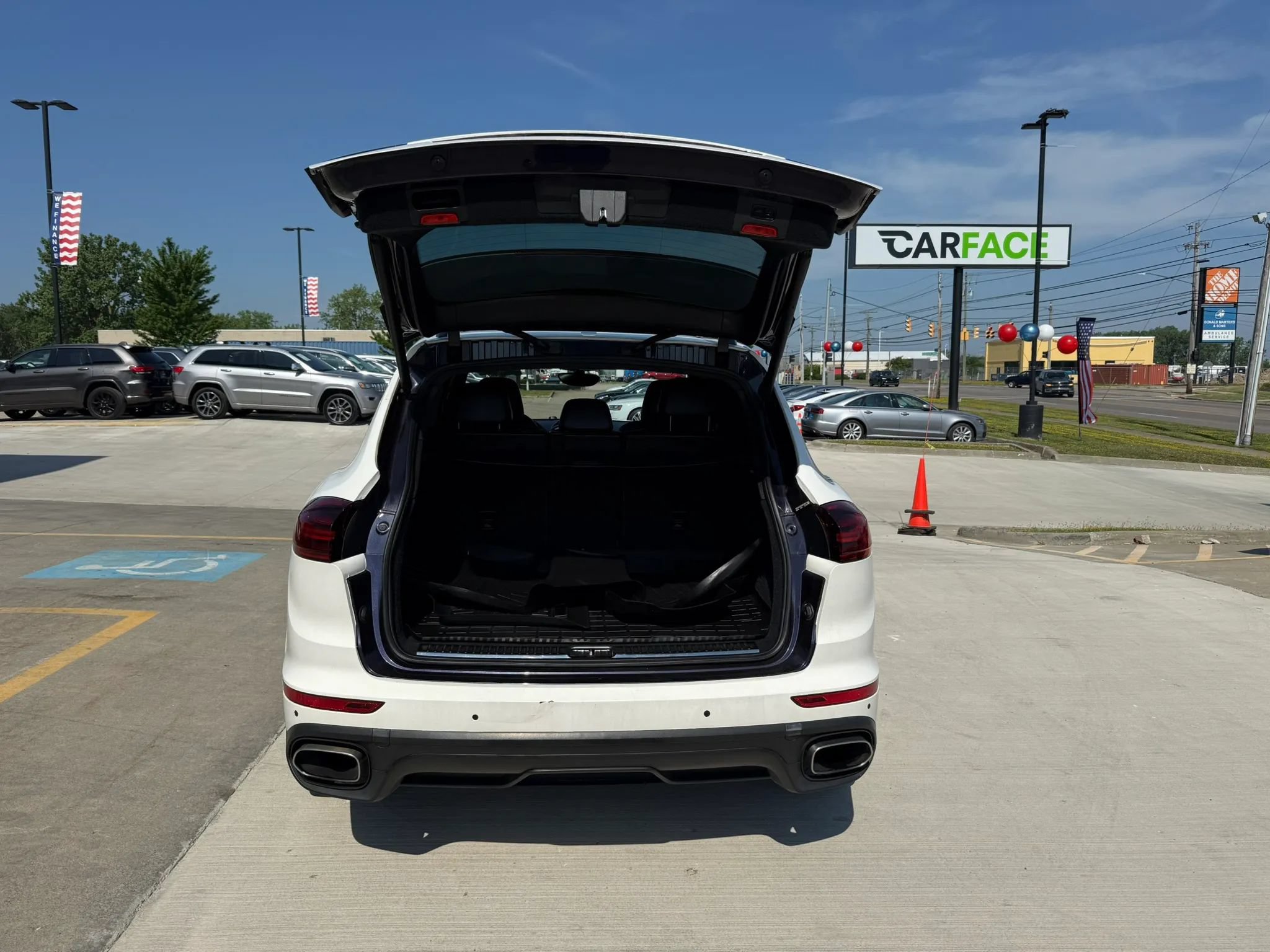 Used 2018 Porsche Cayenne Platinum Edition AWD/4WD image 12