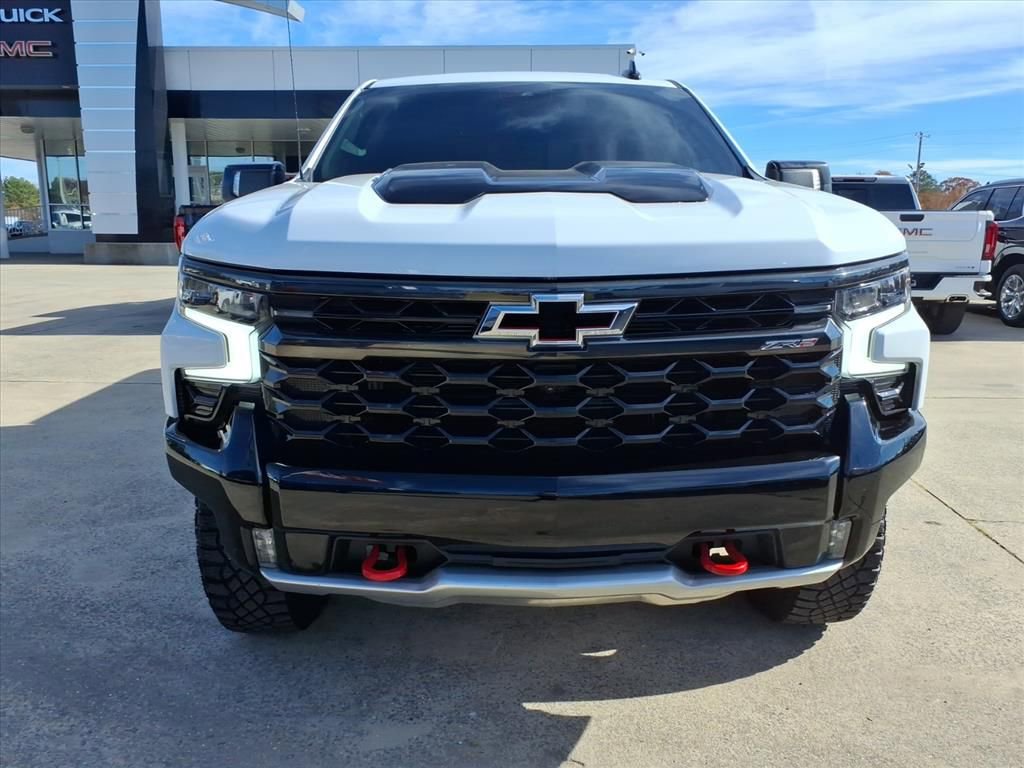 Used 2024 Chevrolet Silverado 1500 ZR2 image 2