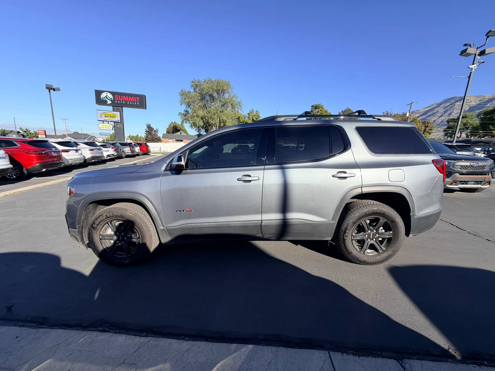 Used 2021 GMC Acadia AT4 w/ Trailering Package AWD/4WD image 6