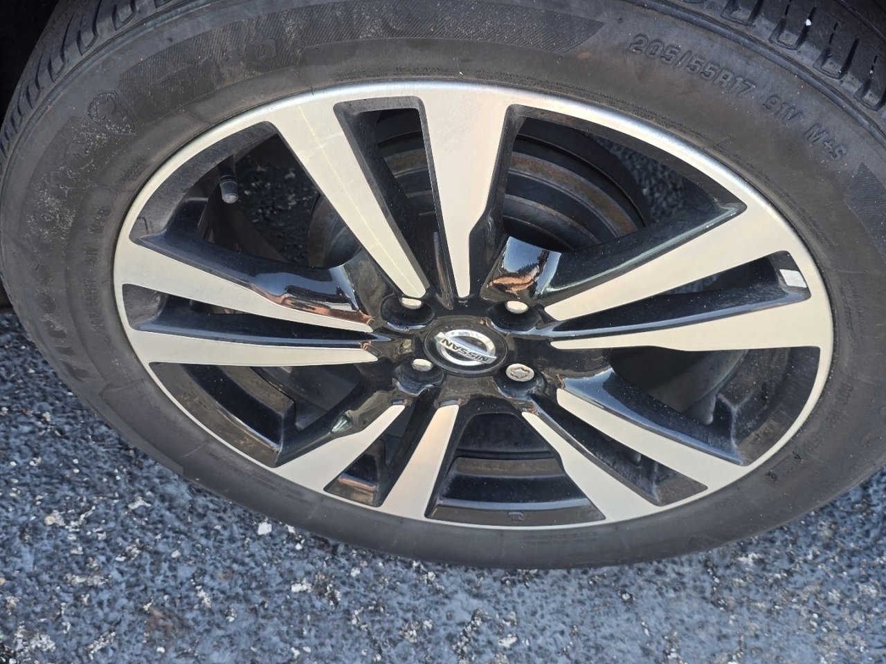 Used 2020 Nissan Kicks SR image 11