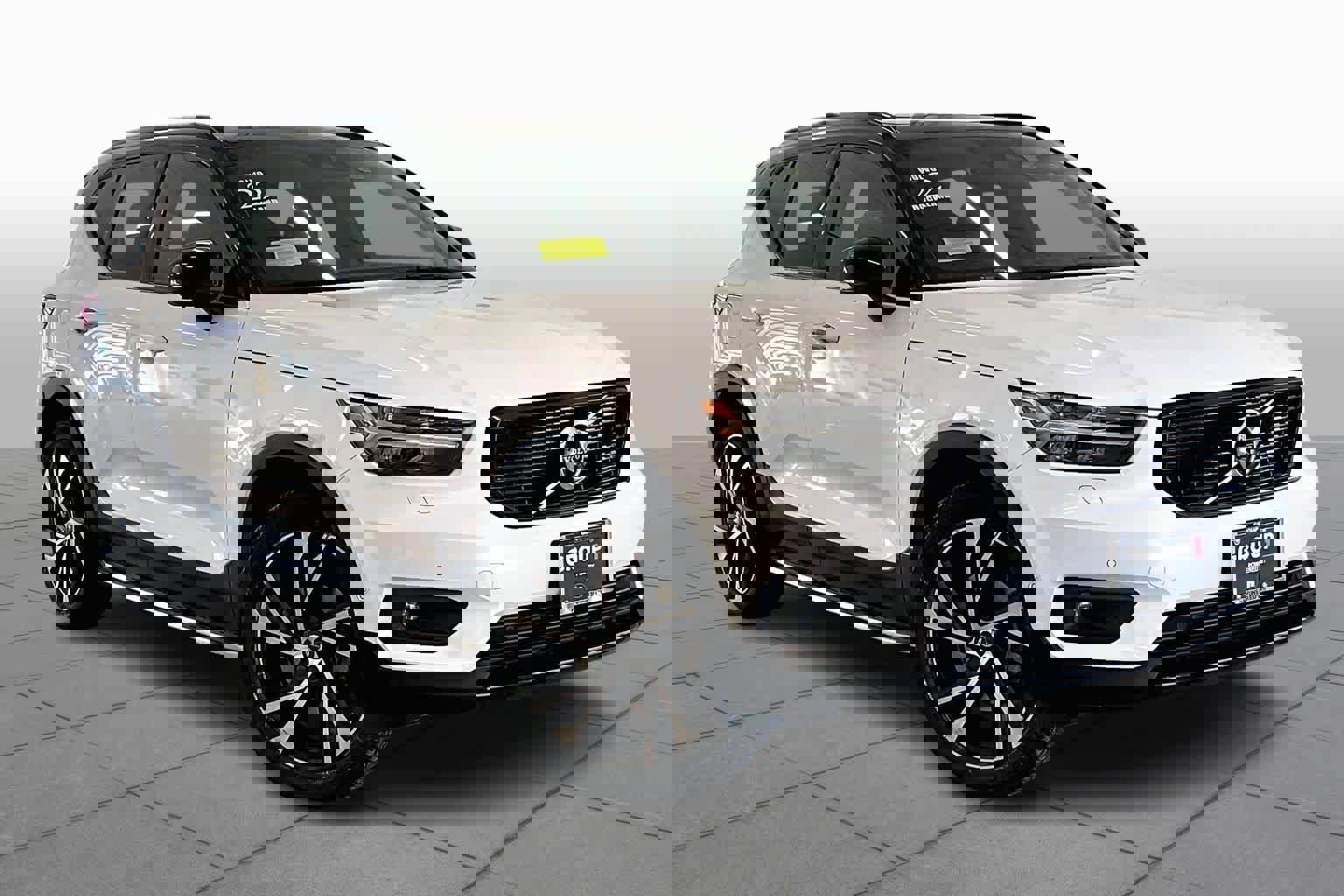 Certified 2022 Volvo XC40 T4 R-Design w/ Advanced Package image 2