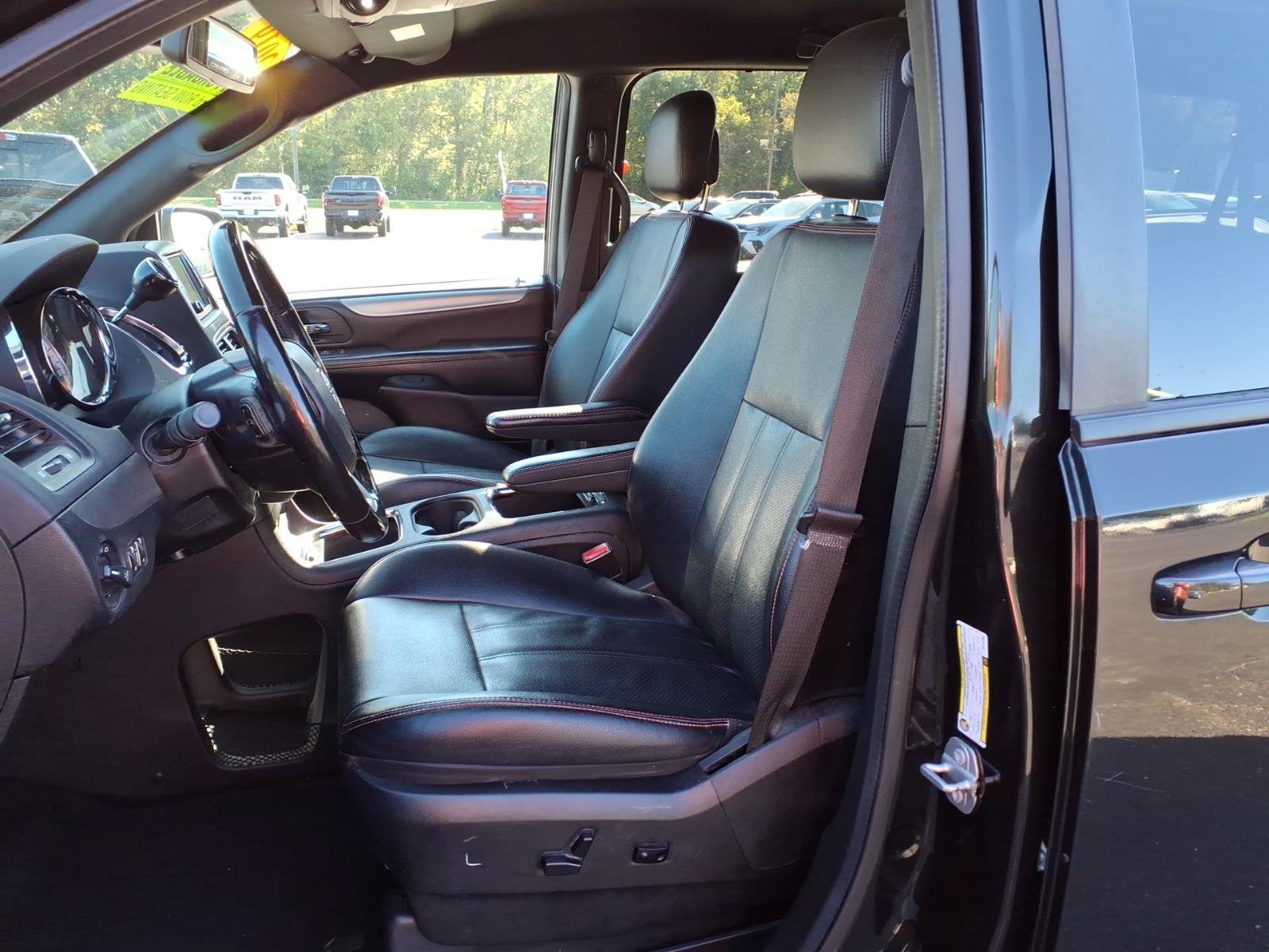 Used 2019 Dodge Grand Caravan GT FWD image 12
