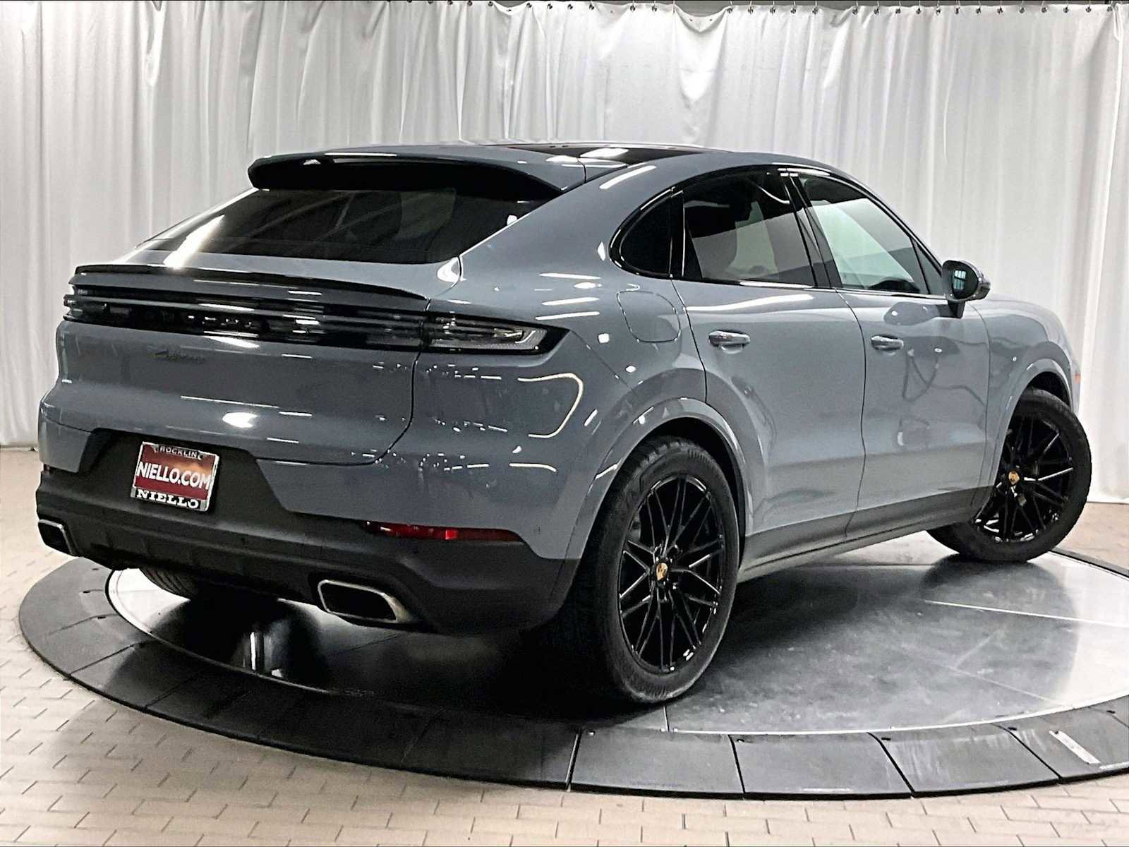 Used 2025 Porsche Cayenne Coupe image 10