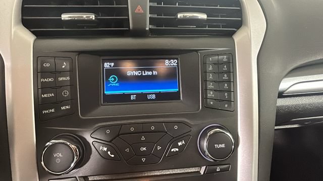 Used 2015 Ford Fusion SE FWD image 20
