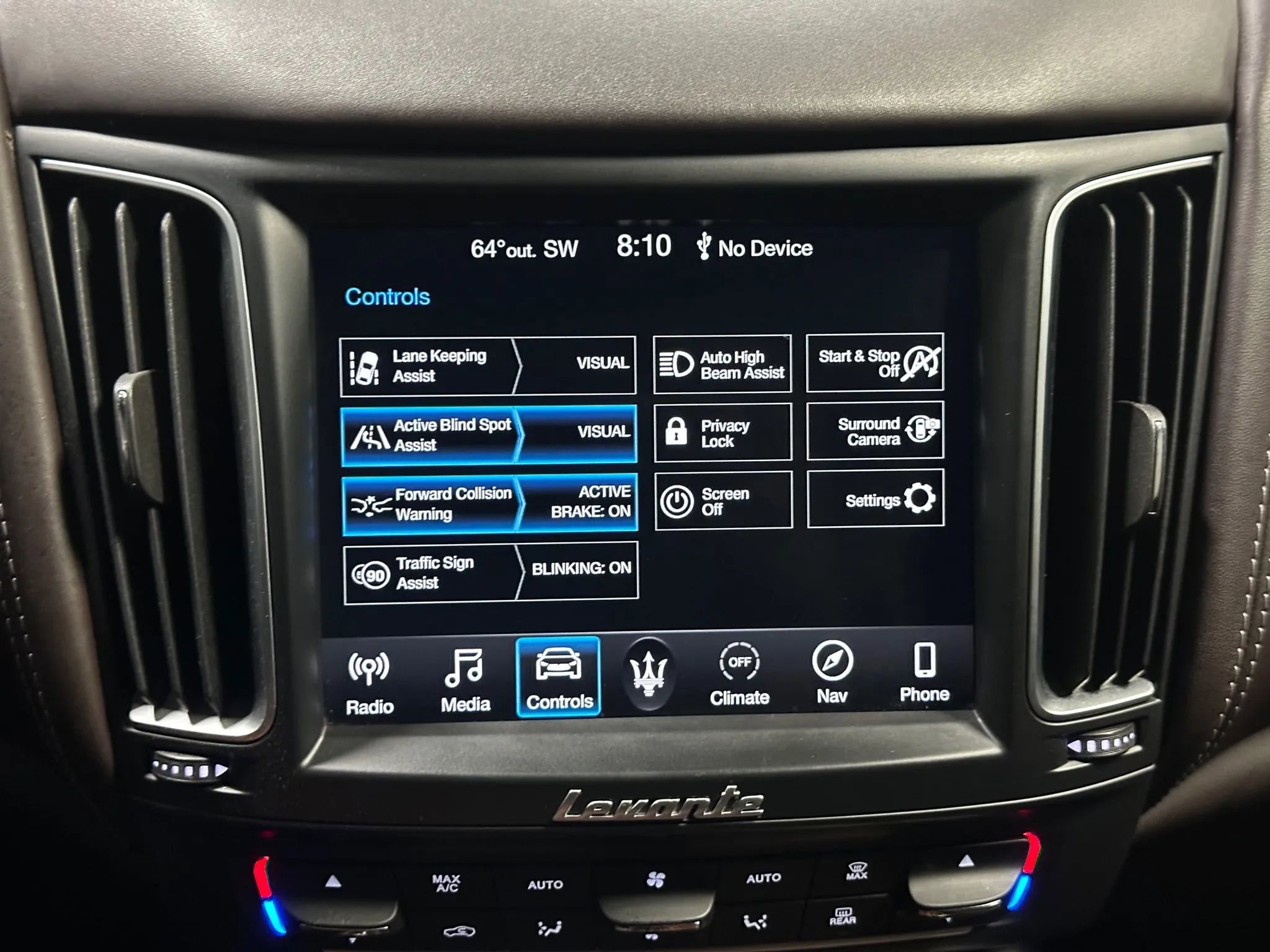 Used 2019 Maserati Levante GranLusso AWD/4WD image 40