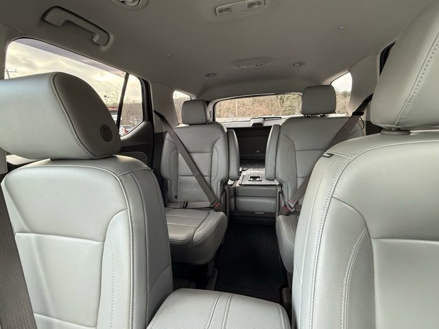 Used 2020 Chevrolet Traverse LT w/ Driver Confidence II Package image 15