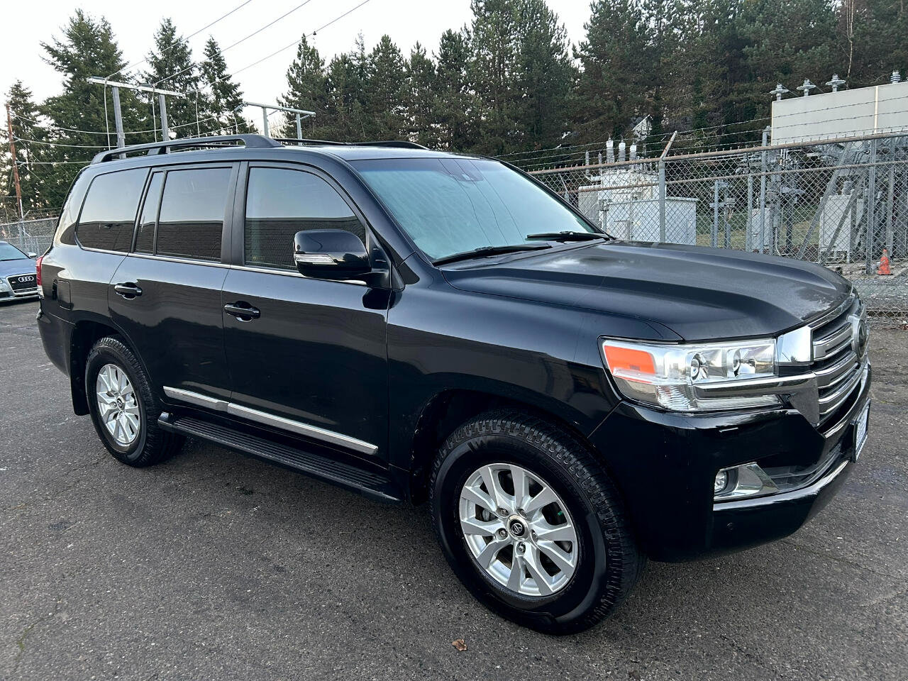 Used 2016 Toyota Land Cruiser image 3