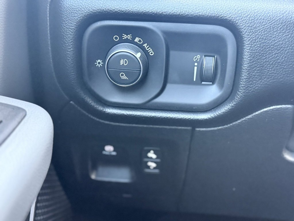 Used 2021 RAM 1500 Big Horn image 12