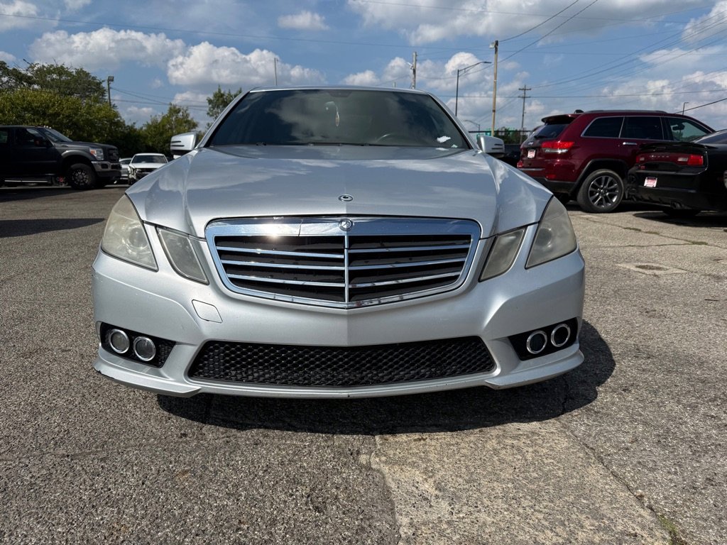 Used 2010 Mercedes-Benz E 350 4MATIC Sedan image 3