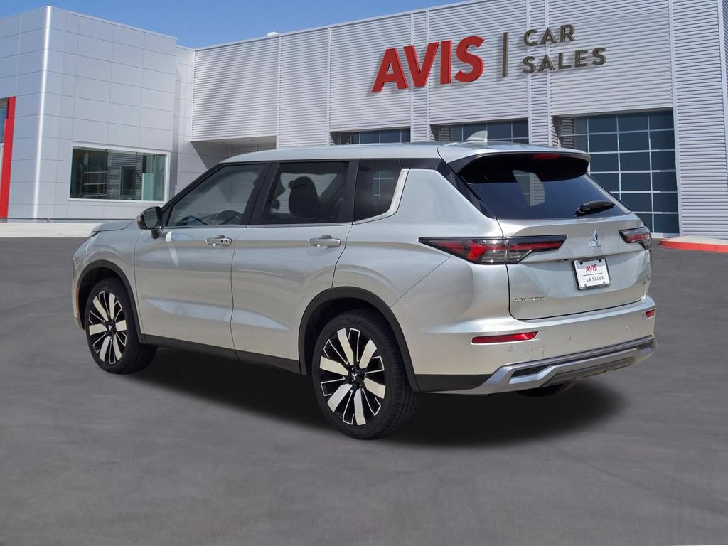 Used 2025 Mitsubishi Outlander SE AWD/4WD image 9