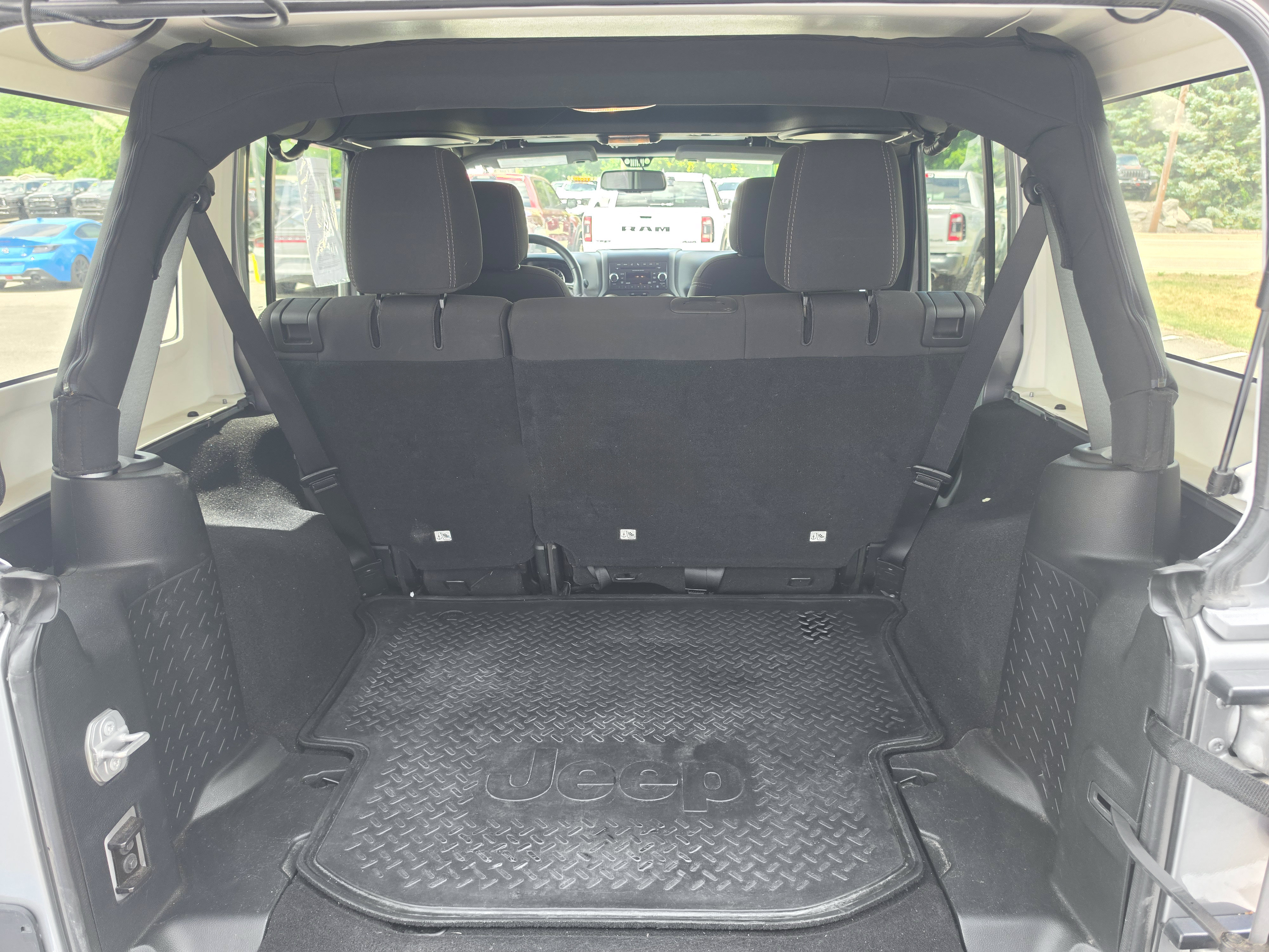 Used 2018 Jeep Wrangler Unlimited Sport AWD/4WD image 5