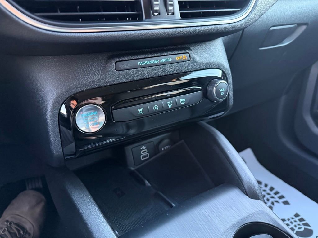 Used 2025 Ford Escape Platinum image 27