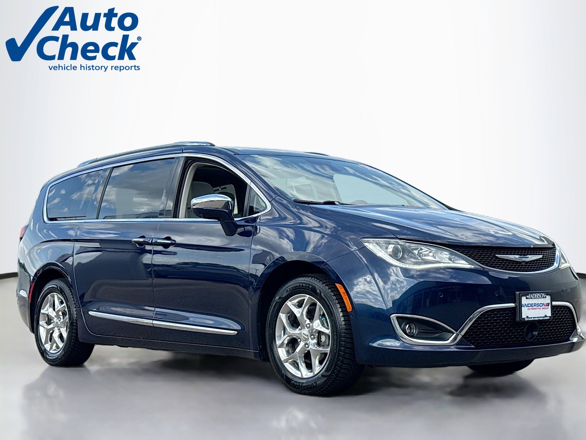 Used 2017 Chrysler Pacifica Limited w/ UConnect Theater Package