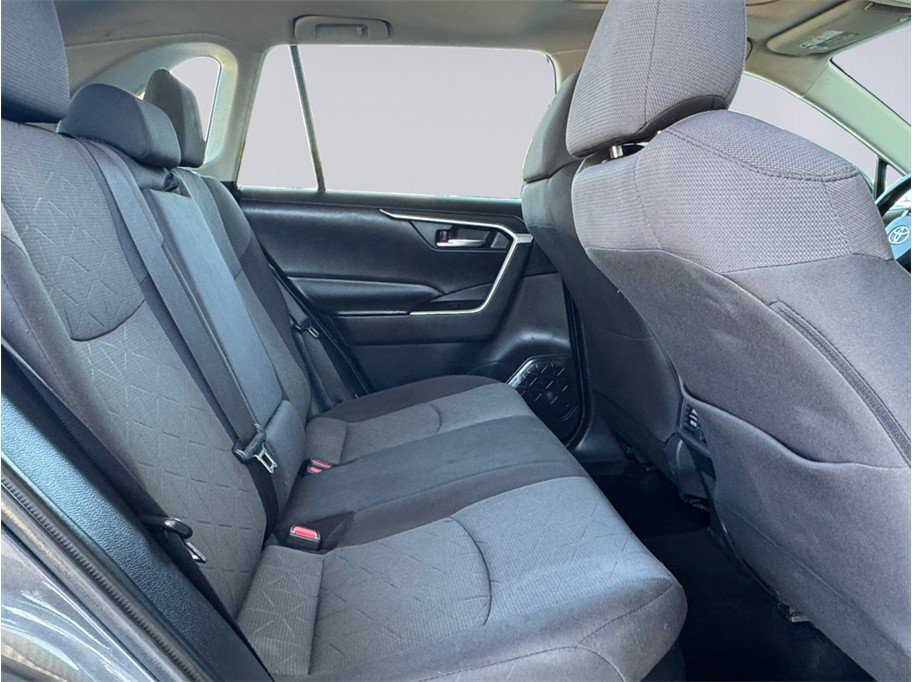 Used 2019 Toyota RAV4 XLE AWD/4WD image 25