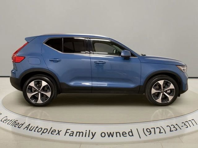 Used 2025 Volvo XC40 B5 Plus AWD/4WD image 6
