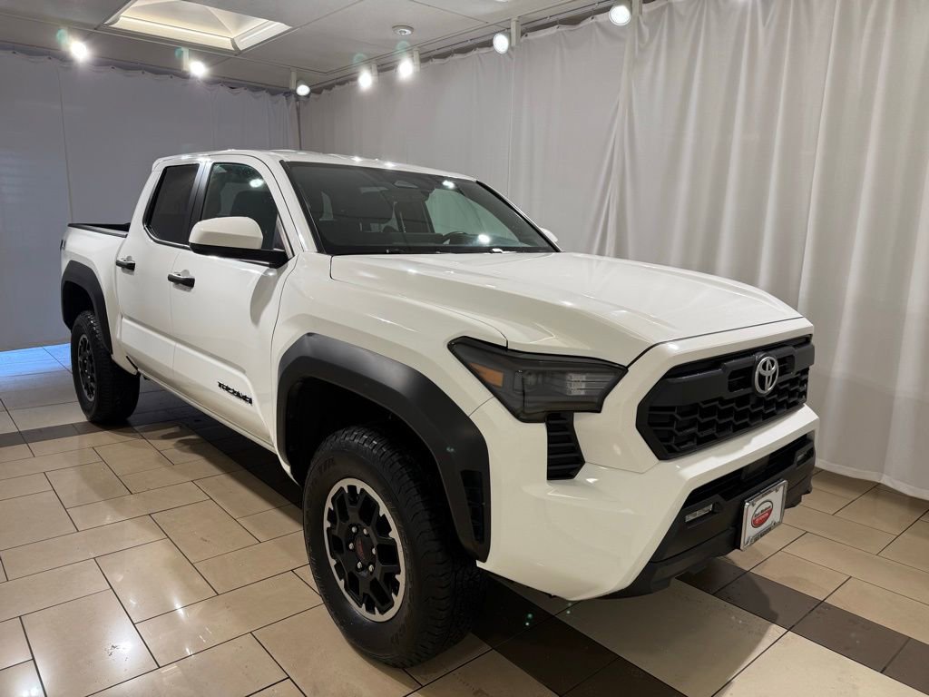 Certified 2025 Toyota Tacoma TRD Off-Road AWD/4WD image 7