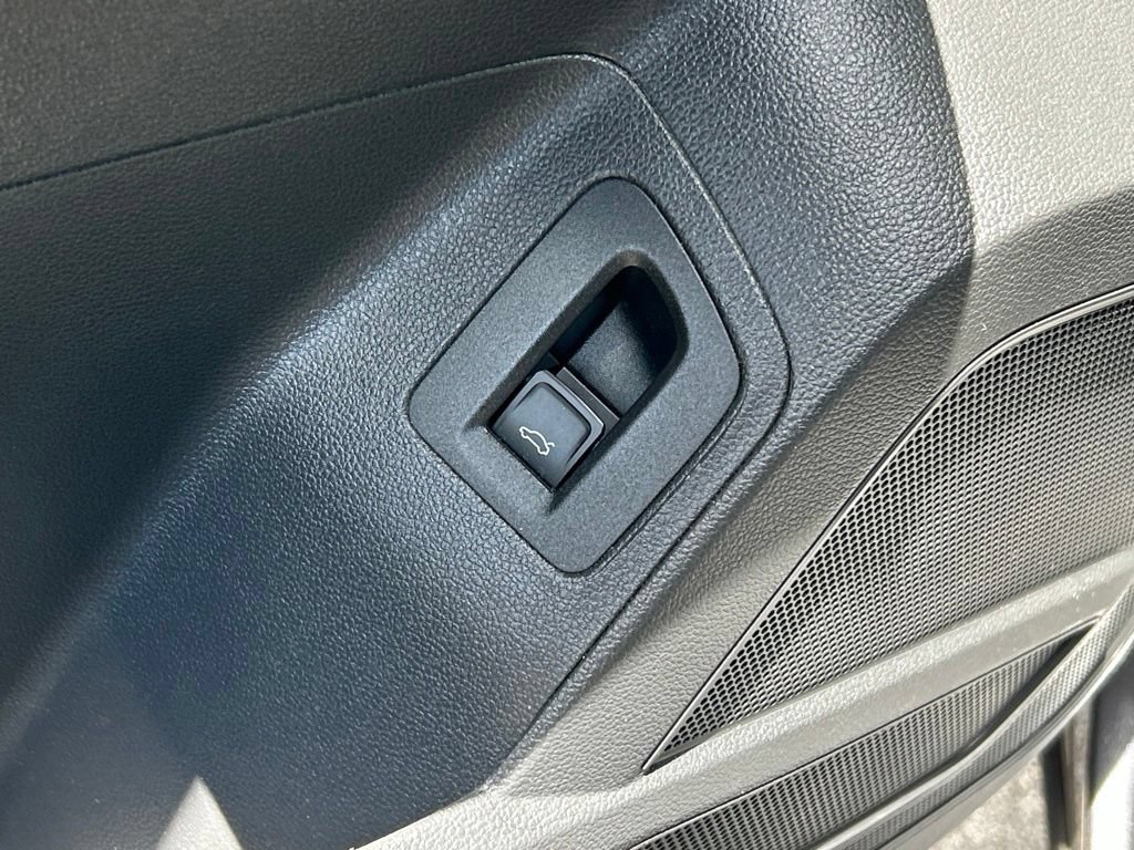 Used 2020 Volkswagen Atlas Cross Sport SEL FWD image 20
