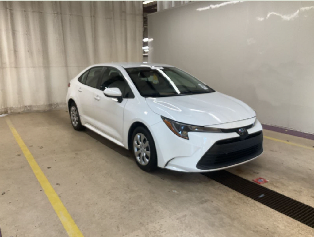 Used 2023 Toyota Corolla LE FWD image 5