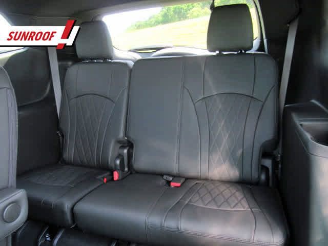 Used 2024 Buick Enclave Avenir w/ Avenir Technology Package image 6