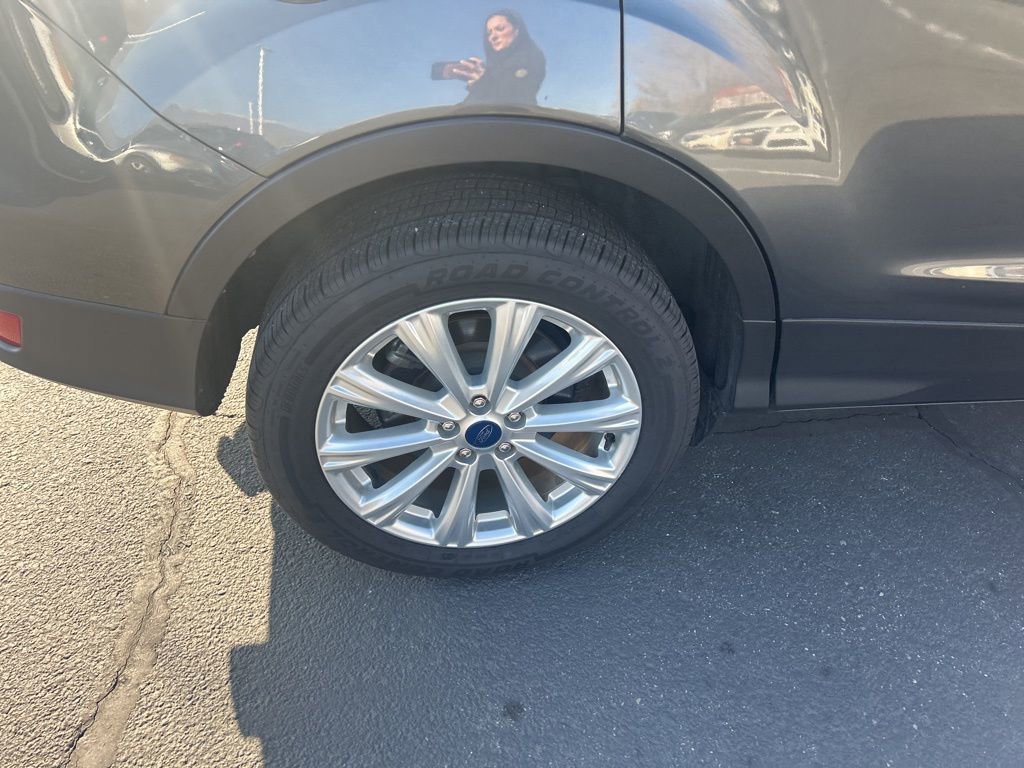 Used 2019 Ford Escape SEL image 13