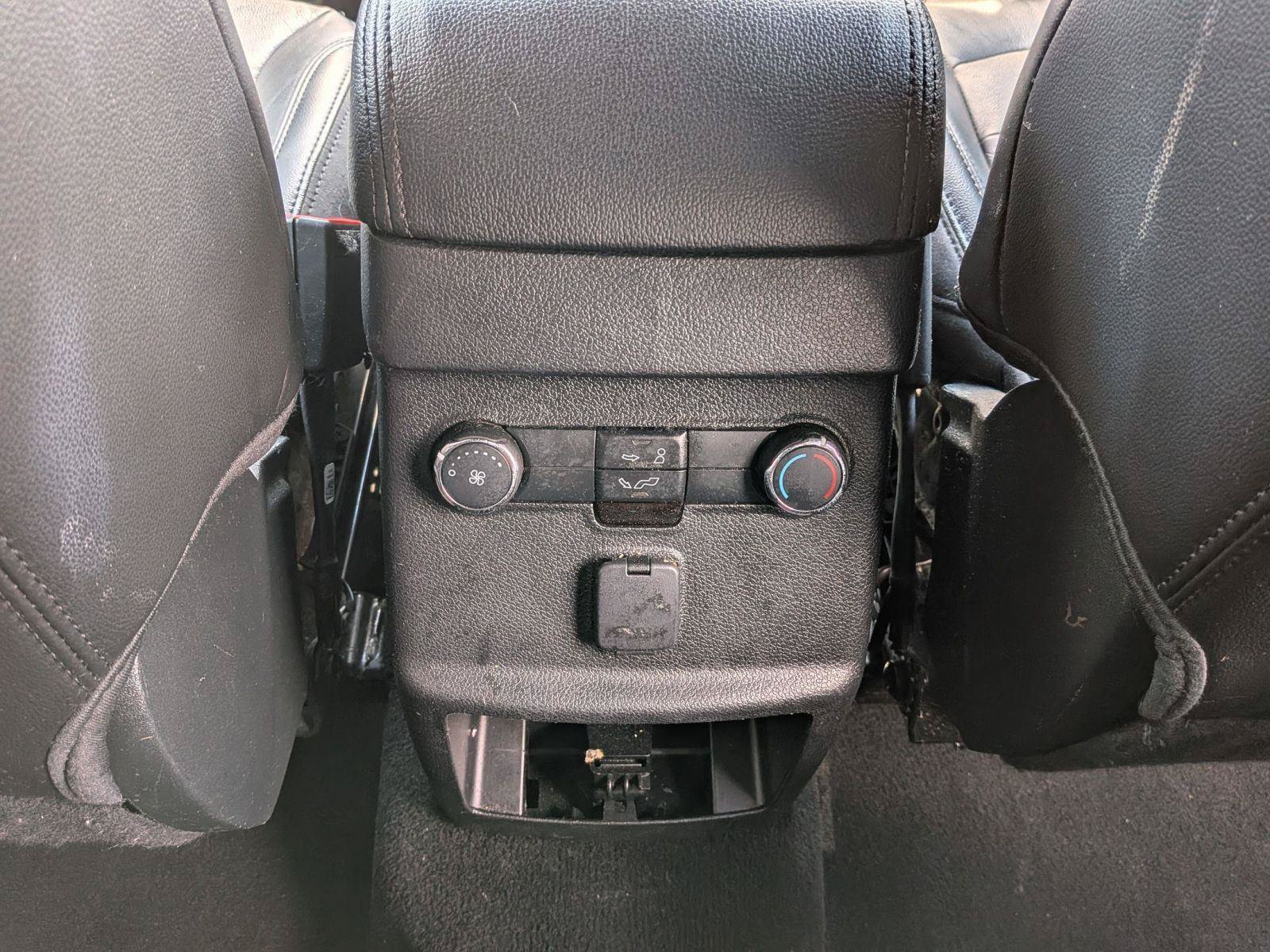 Used 2018 Ford Explorer XLT w/ Equipment Group 202A AWD/4WD image 29