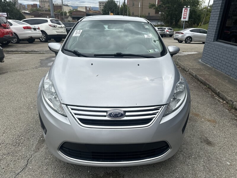 Used 2013 Ford Fiesta SE w/ Super Fuel Economy Pkg FWD image 5