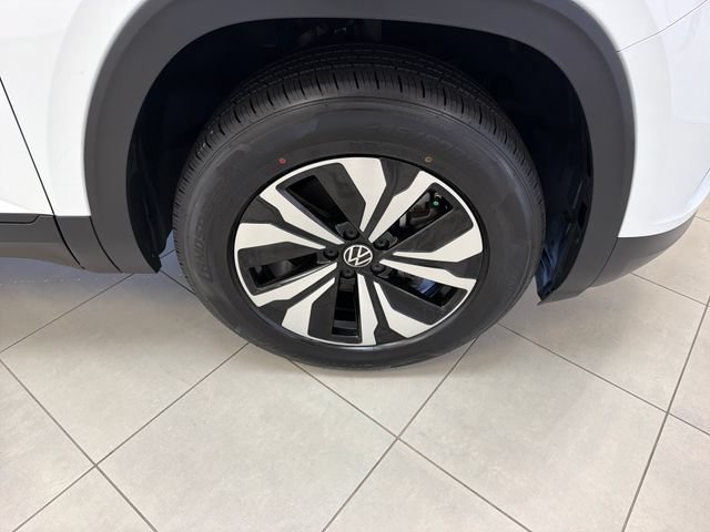 Used 2024 Volkswagen Atlas Cross Sport SE AWD/4WD image 30
