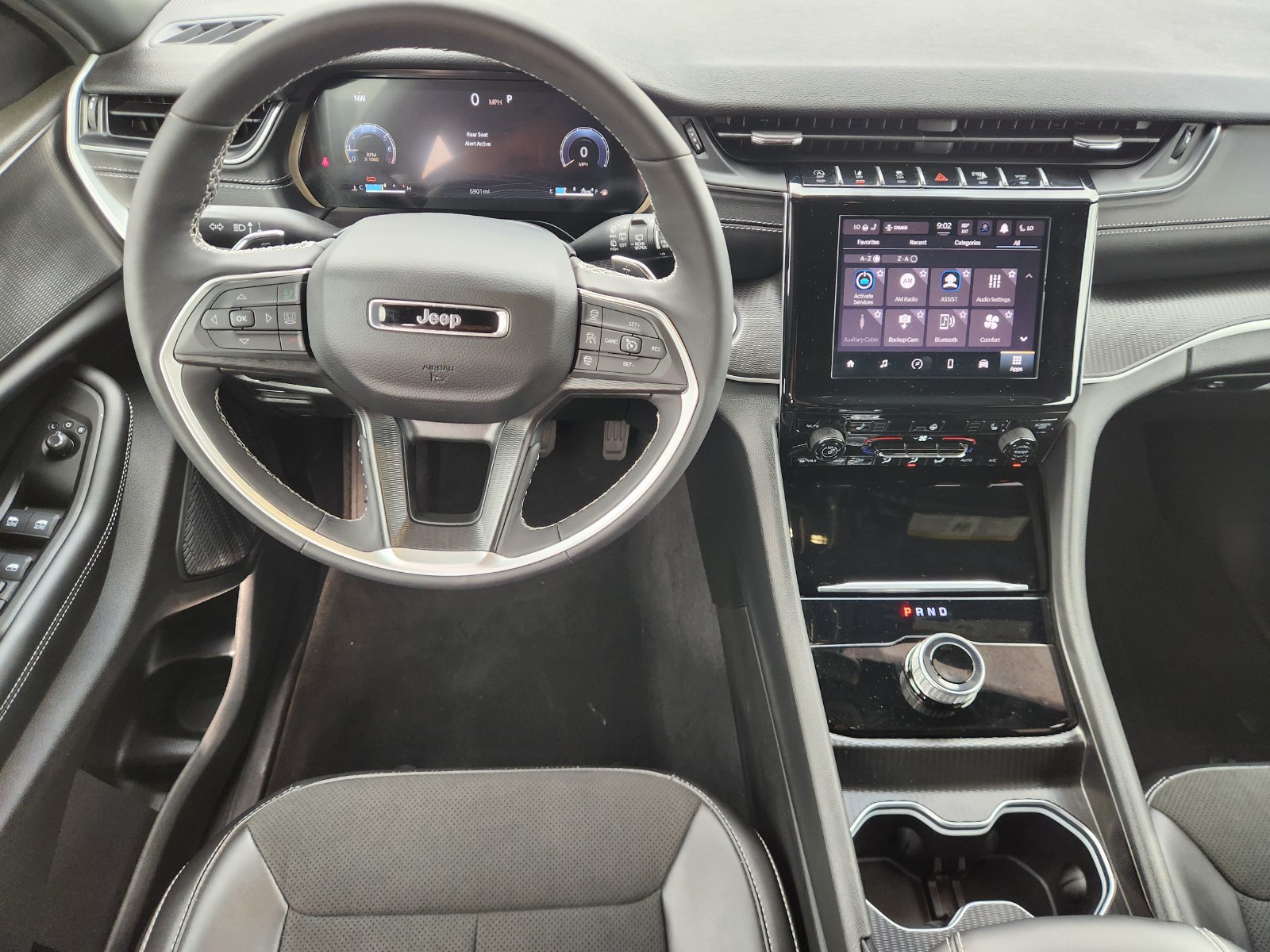 Used 2025 Jeep Grand Cherokee L Altitude RWD image 27