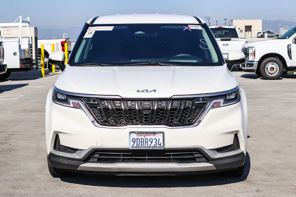 Used 2023 Kia Carnival LX FWD image 2