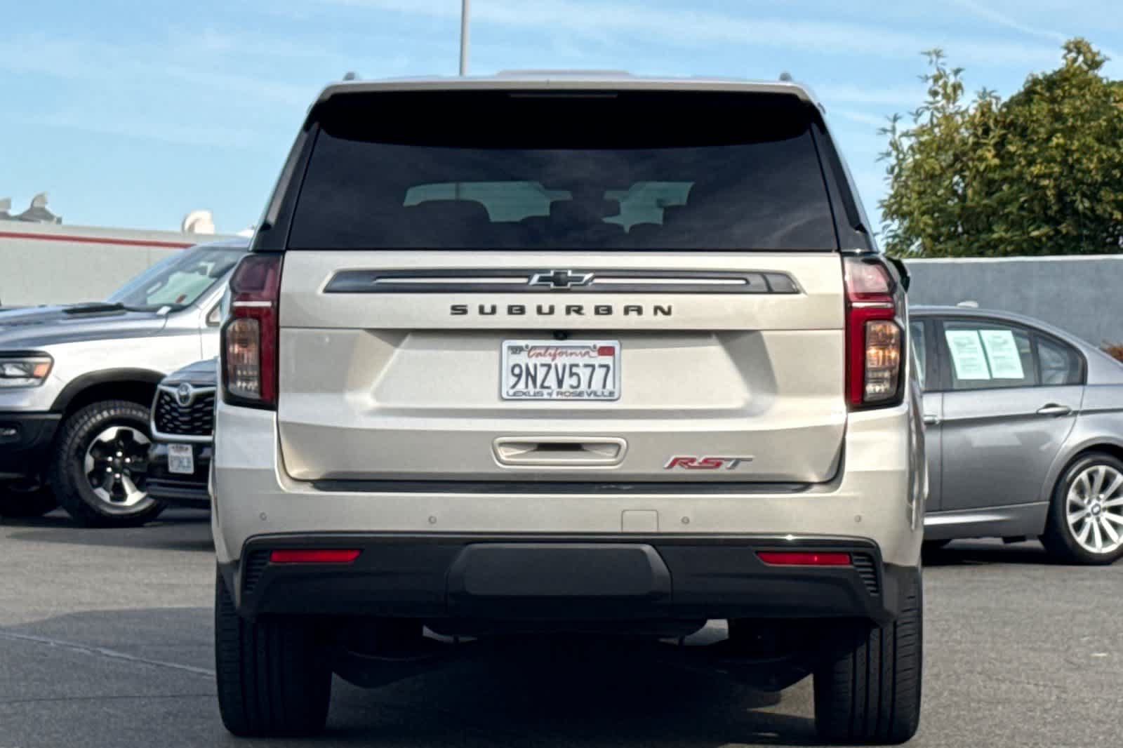 Used 2021 Chevrolet Suburban RST AWD/4WD image 8