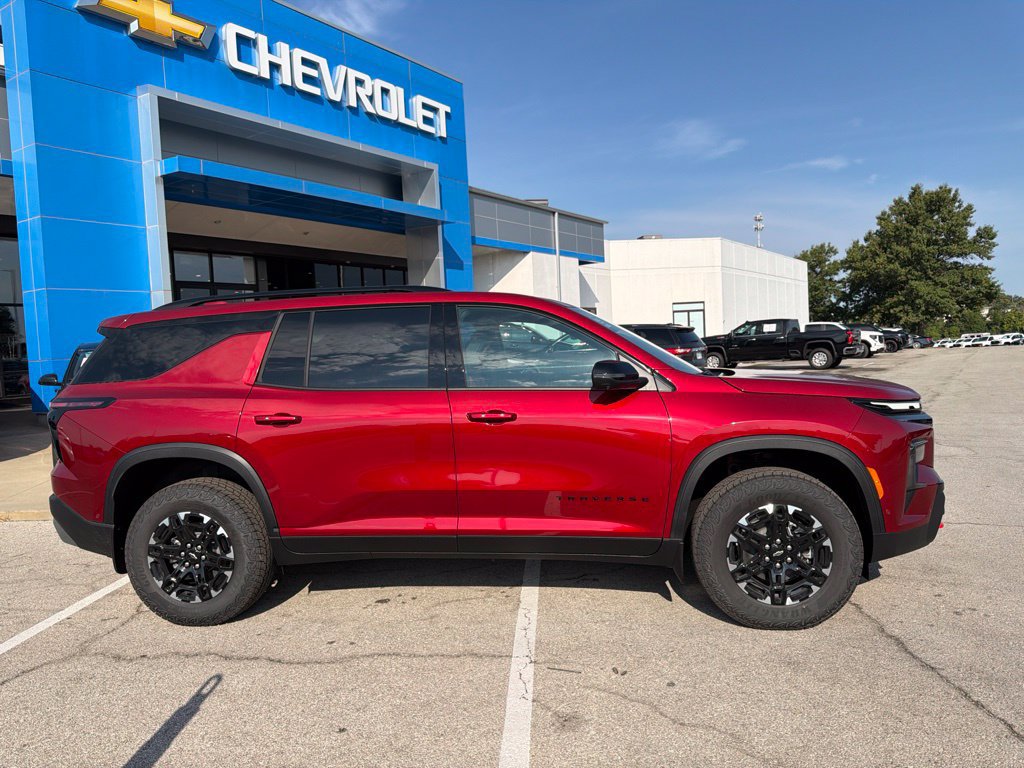 New 2027 Chevrolet Traverse Z71 w/ Enhanced Driving Package AWD/4WD image 2