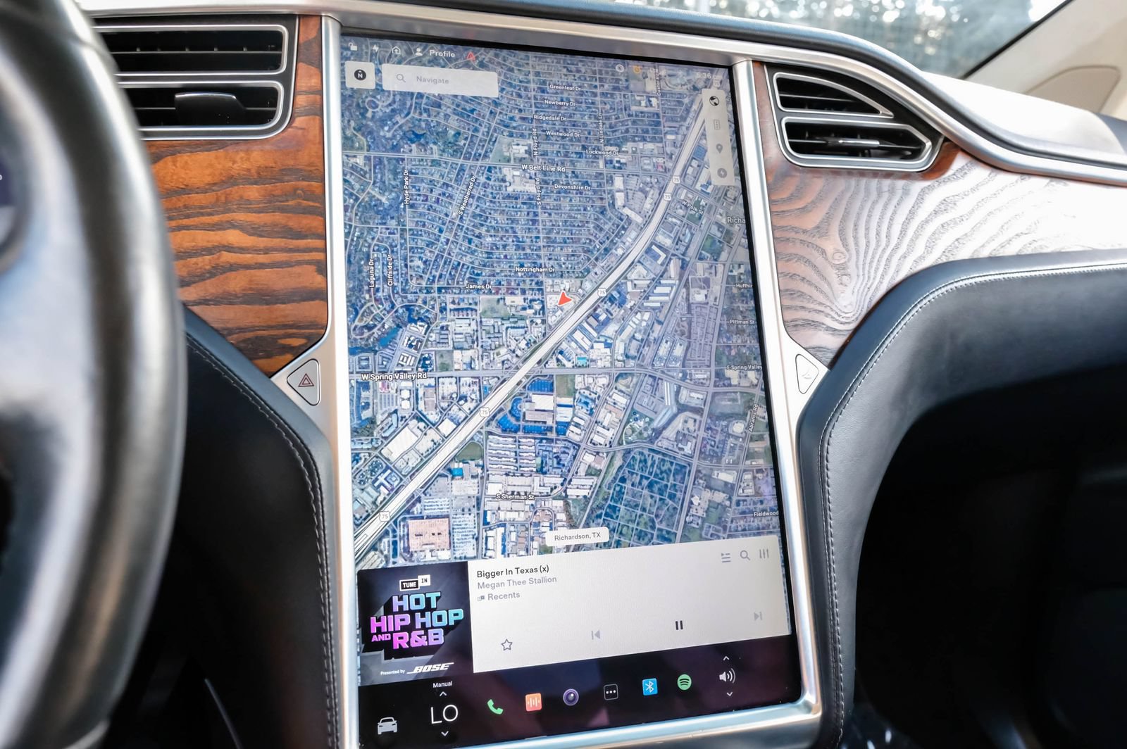 Used 2017 Tesla Model X 75D AWD/4WD image 19