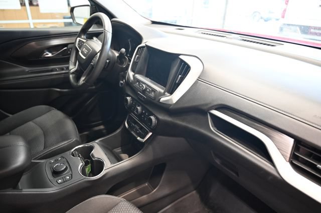 Used 2024 GMC Terrain SLE w/ Driver Convenience Package FWD image 11