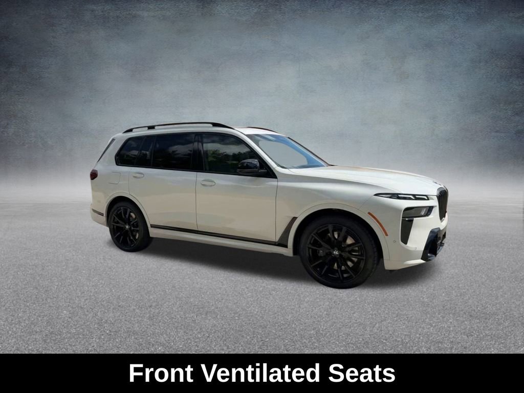 Used 2025 BMW X7 M60i image 32