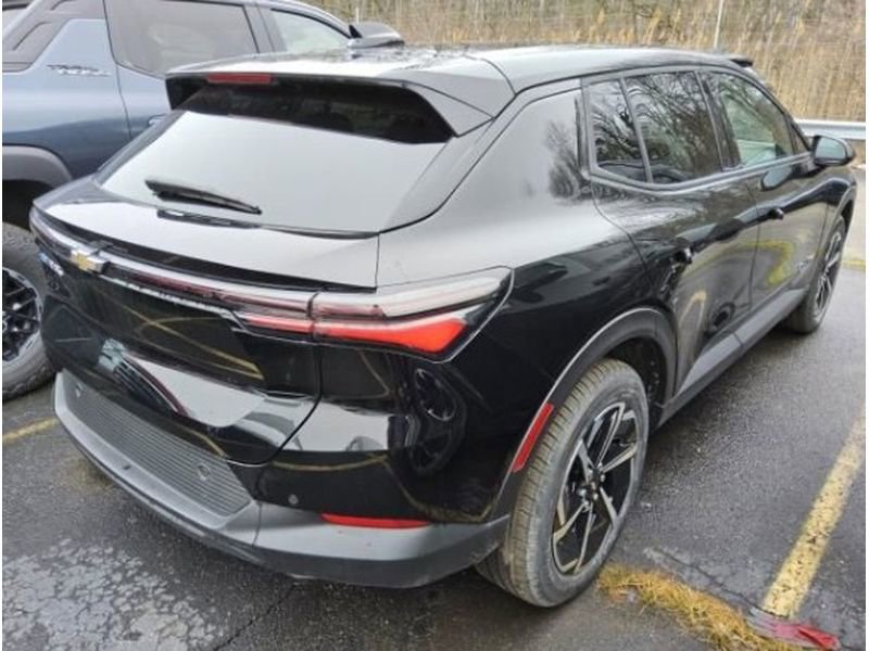 Used 2025 Chevrolet Equinox EV LT FWD image 3