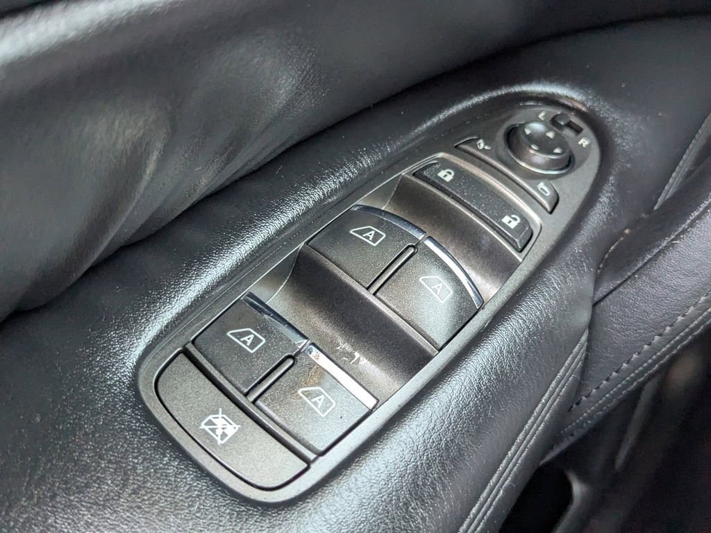 Used 2023 Nissan Armada SL w/ Captain's Chairs Package image 22