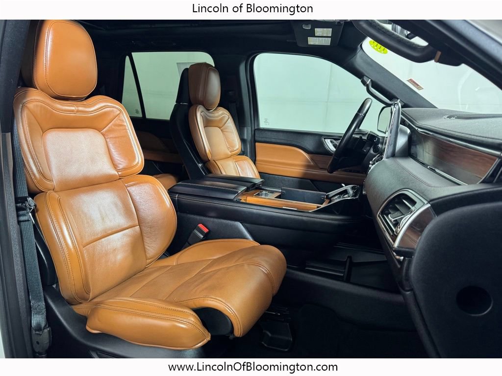 Used 2019 Lincoln Navigator L Reserve AWD/4WD image 10