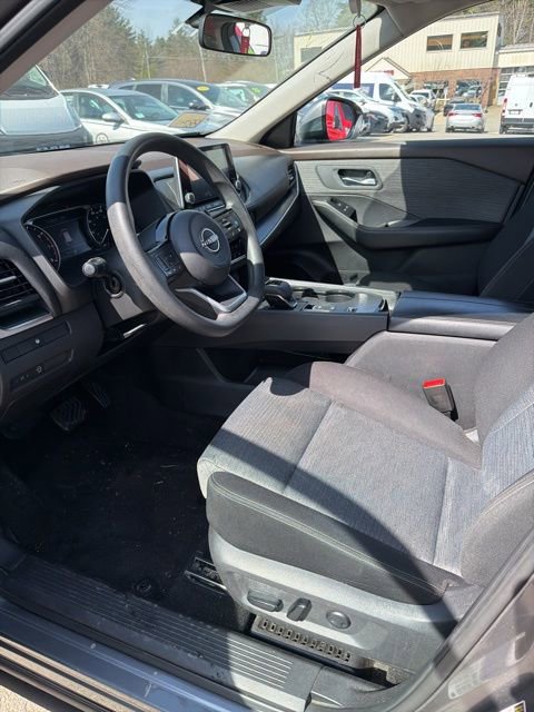 Used 2023 Nissan Rogue SV FWD image 9