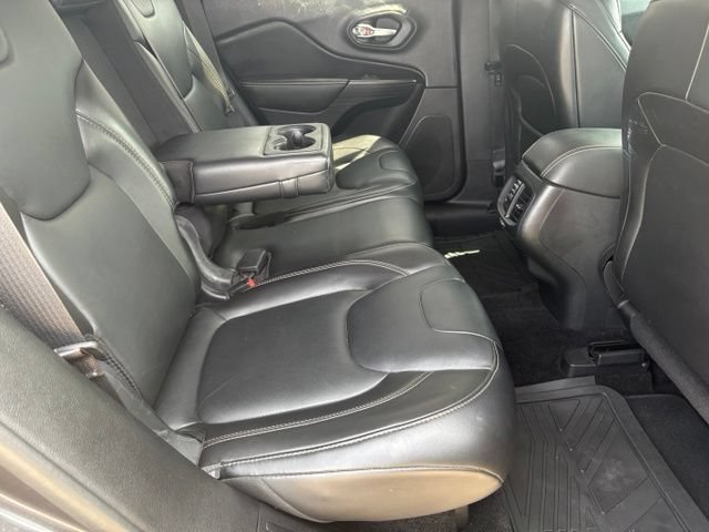 Used 2016 Jeep Cherokee Limited FWD image 17