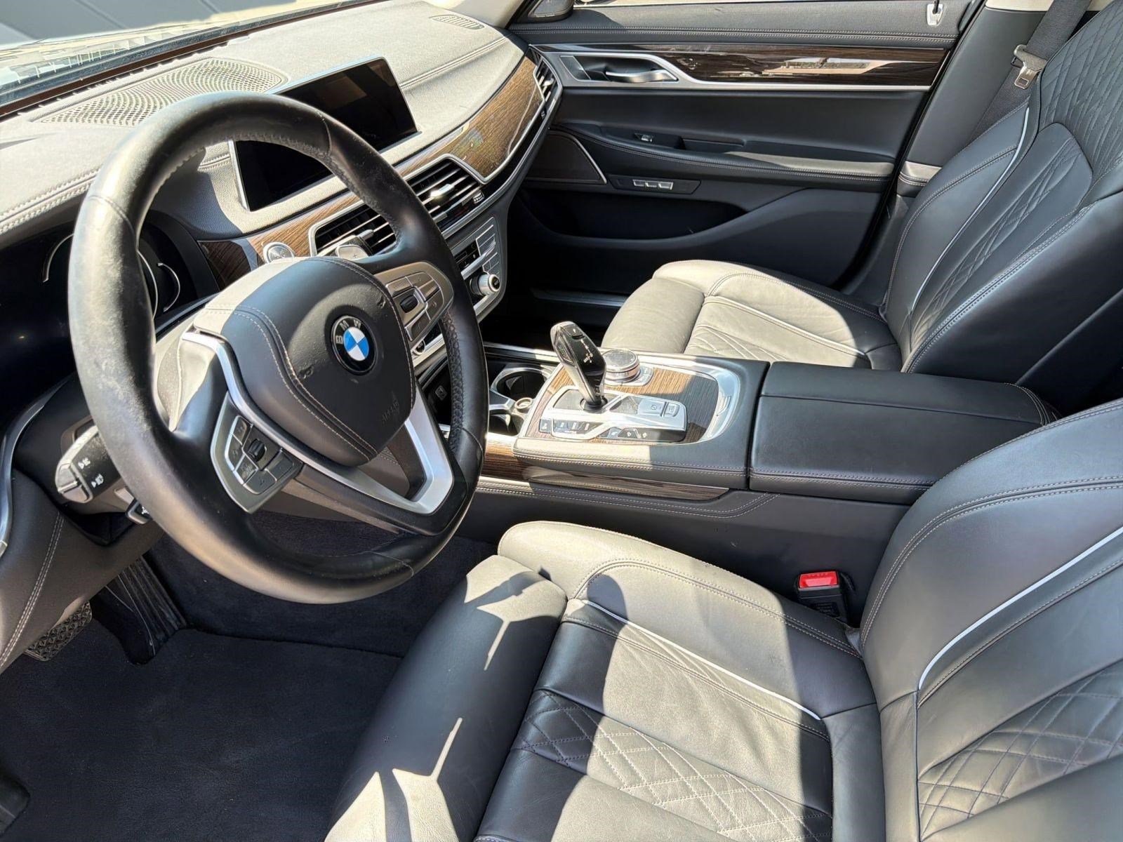 Used 2017 BMW 750i xDrive image 4