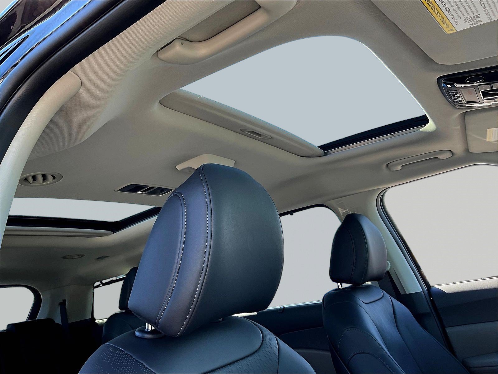 New 2027 Kia Carnival SX FWD image 13