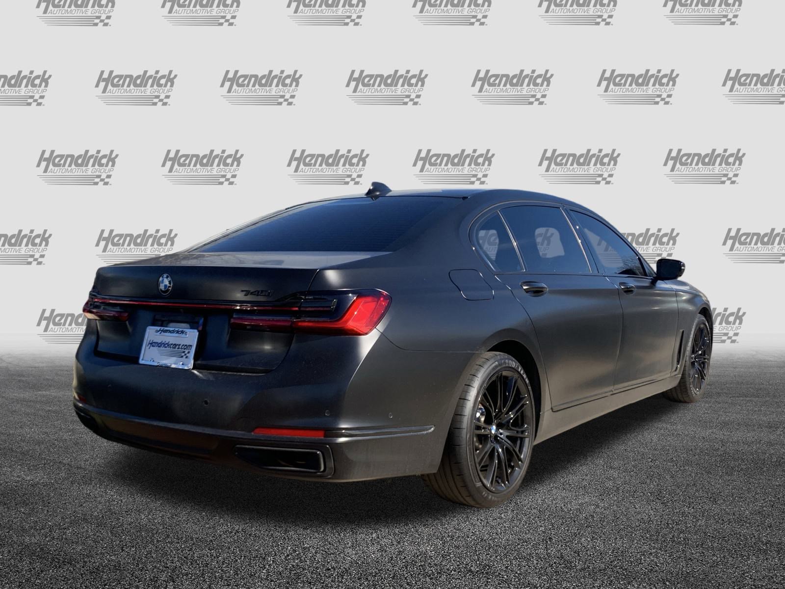 Used 2020 BMW 740i w/ Premium Package image 10